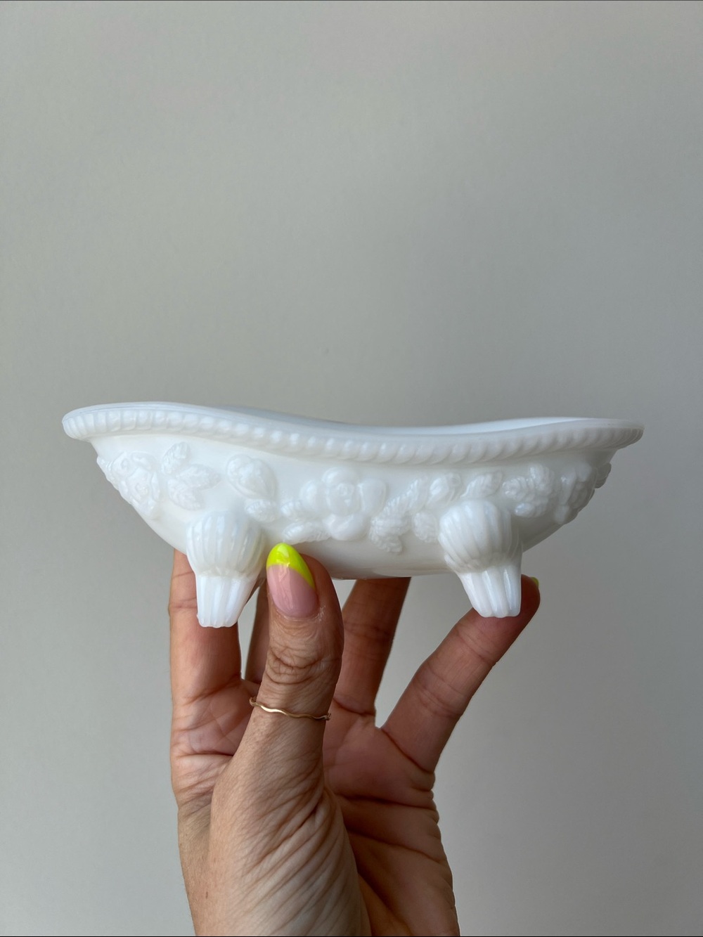 Vintage Avon Milk Glass Bathtub Trinket Dish Match Holder